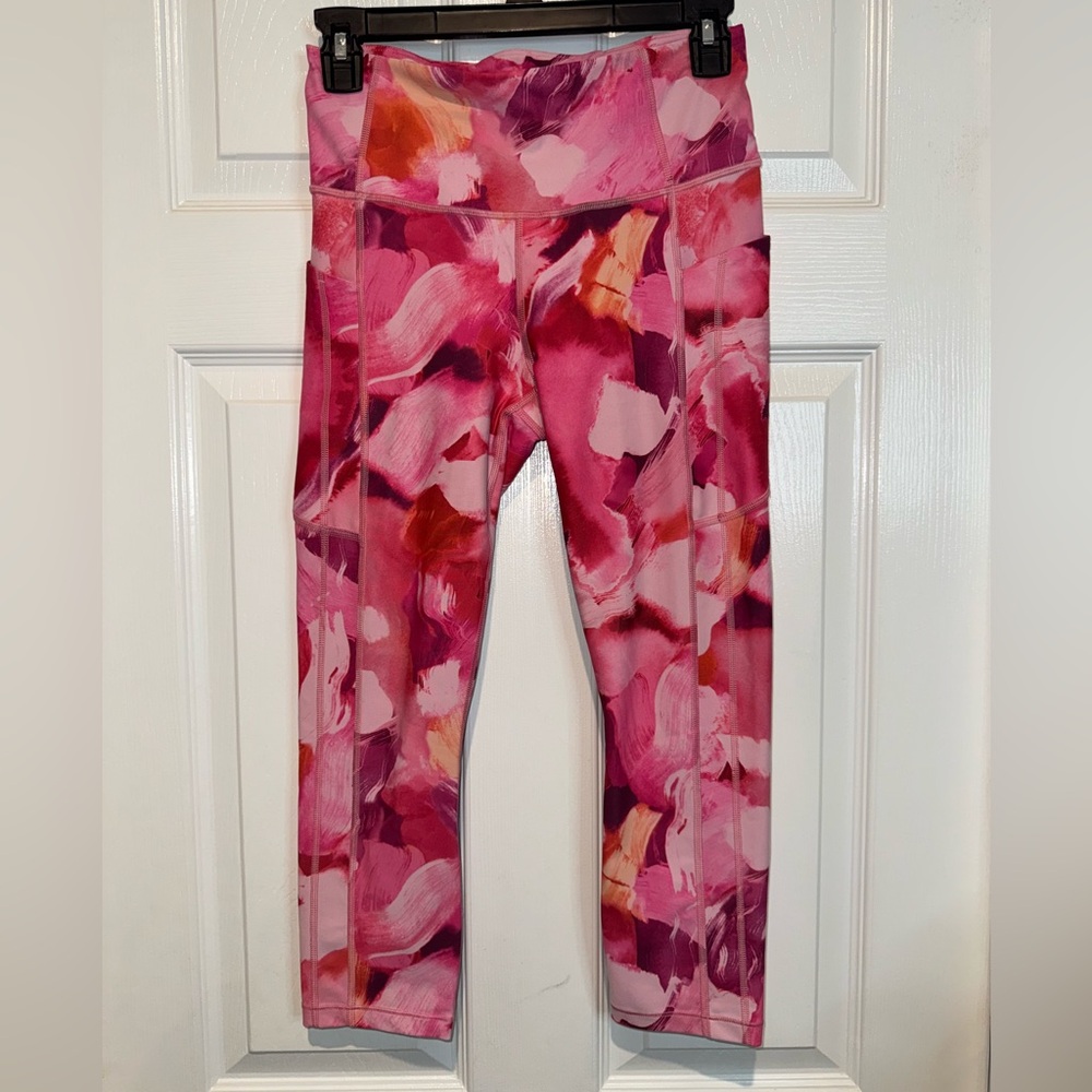Athleta Ultimate Stash II Pink Capri Leggings. Size S